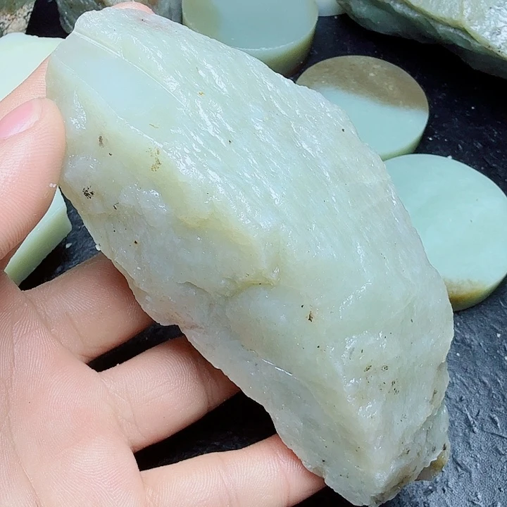 未镶嵌和田玉（糖玉）珠宝奇石