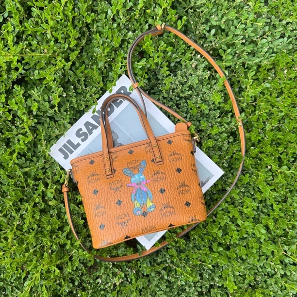 95新 MCM 干邑色兔子菜篮子