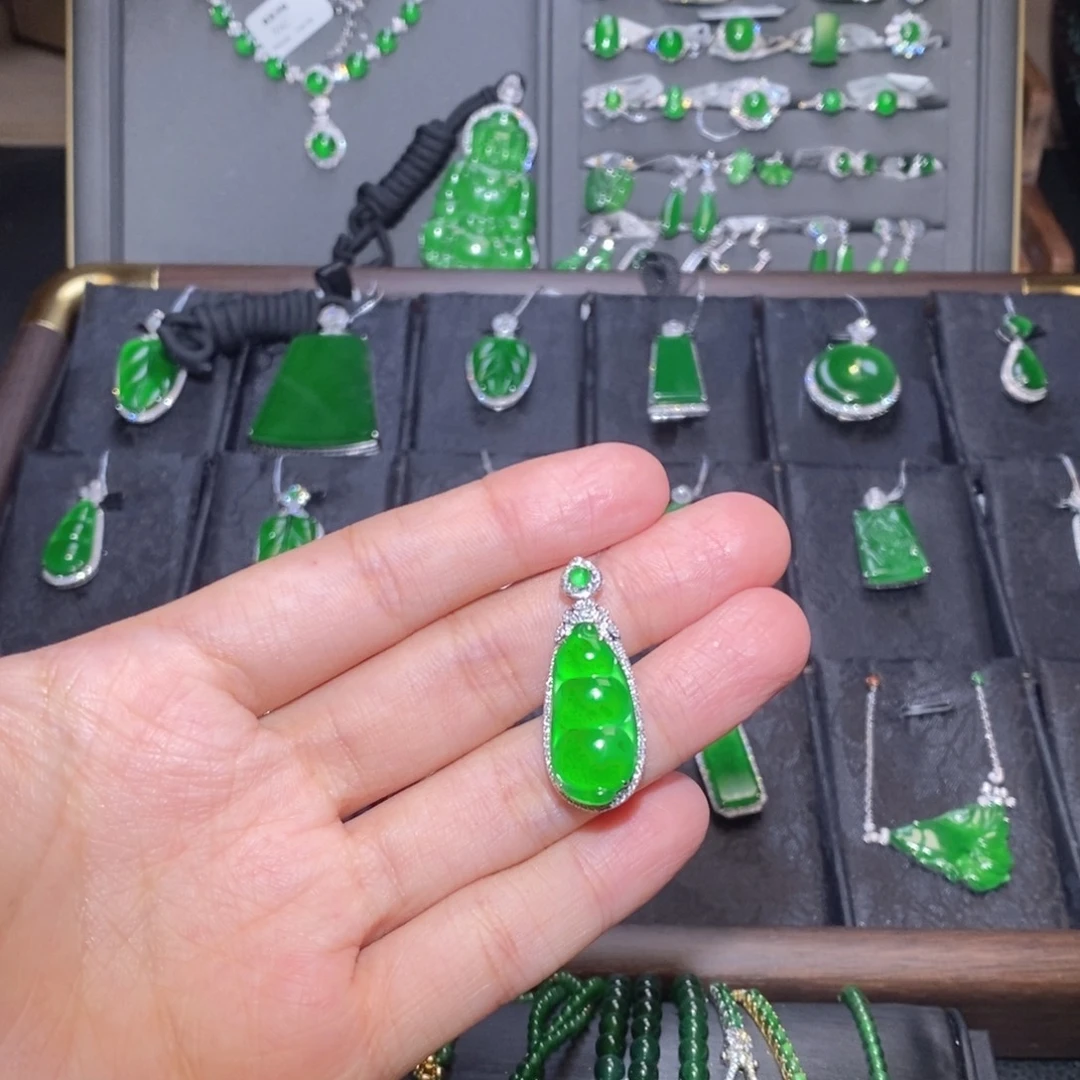 翡翠9K金镶嵌吊坠(不含链)豆子吊坠