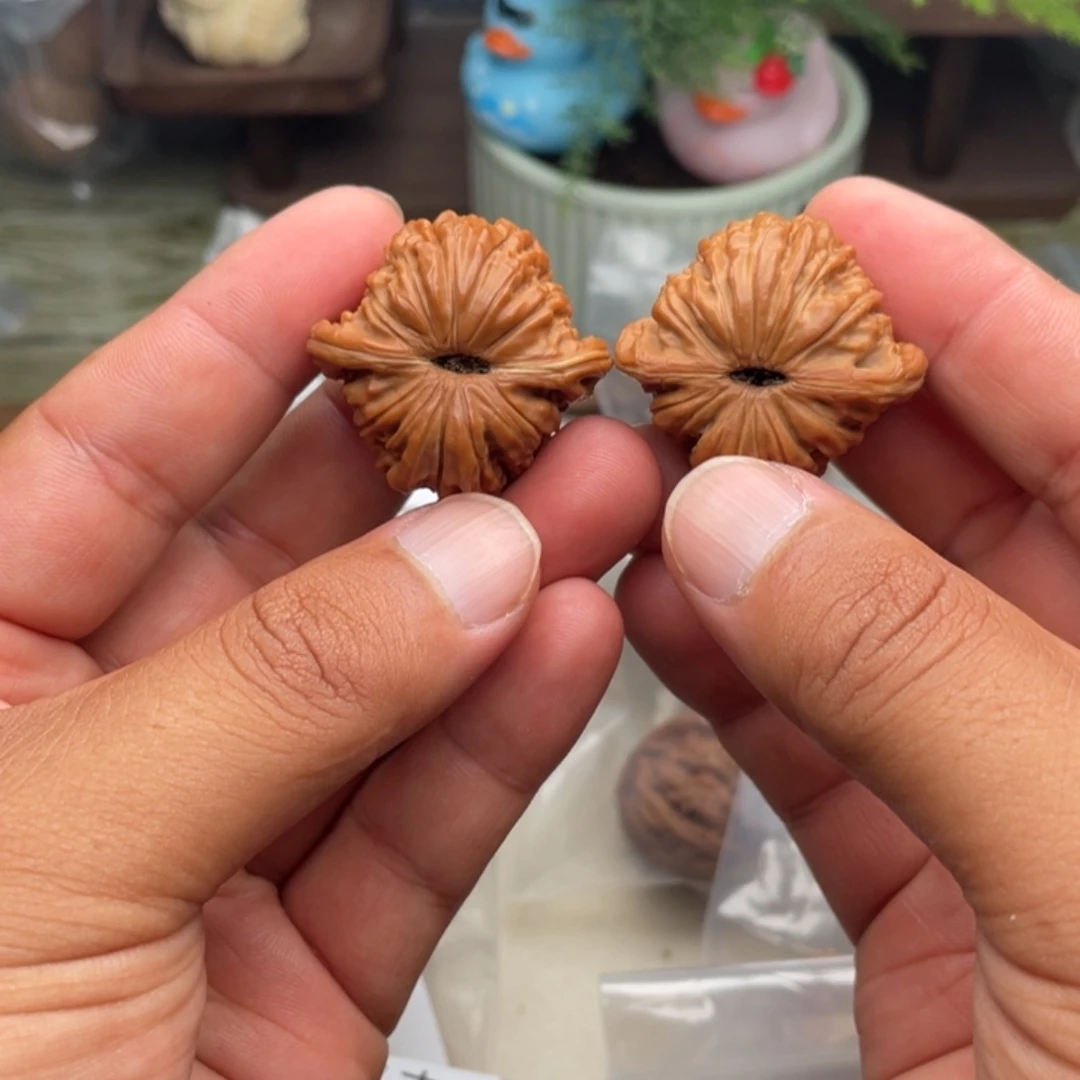 路***力文玩核桃吊坠汉高楼
