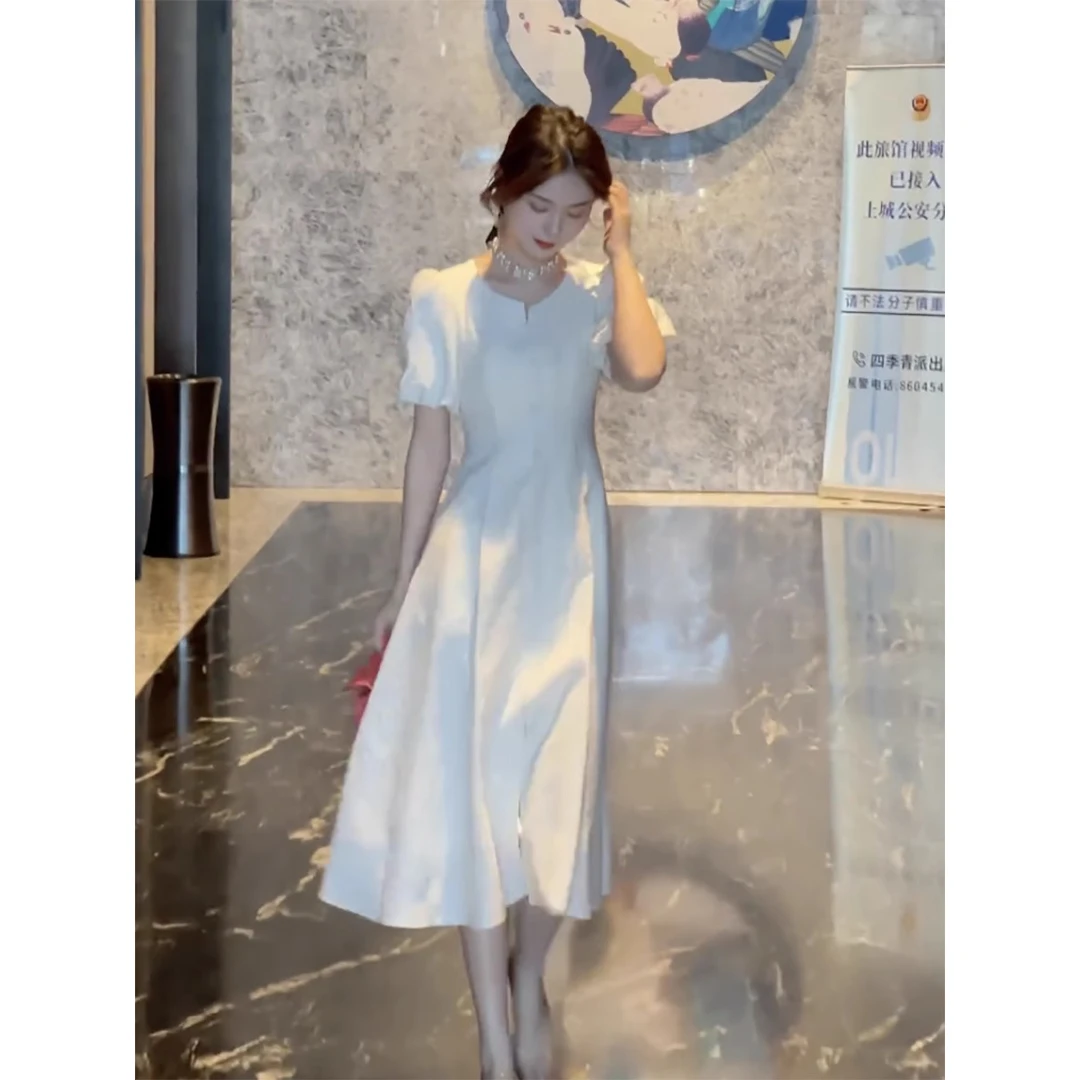 2025夏季新款法式气质时尚显瘦温柔连衣裙慵懒简约高级收腰裙子潮