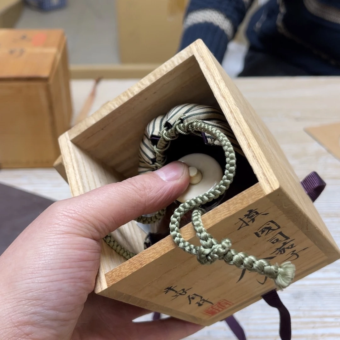 瓷片鼠密密麻麻的一个人