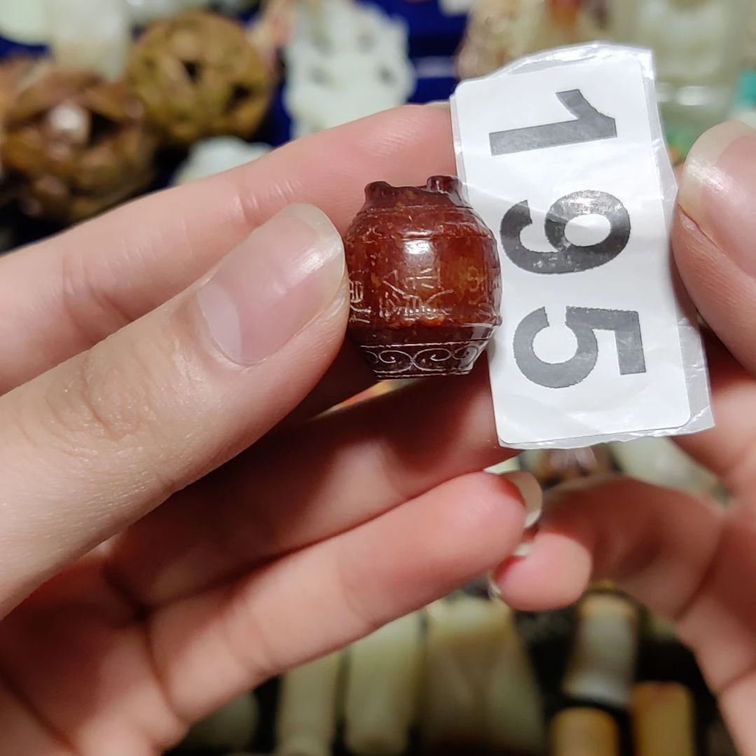 透闪石质玉未镶嵌颈饰