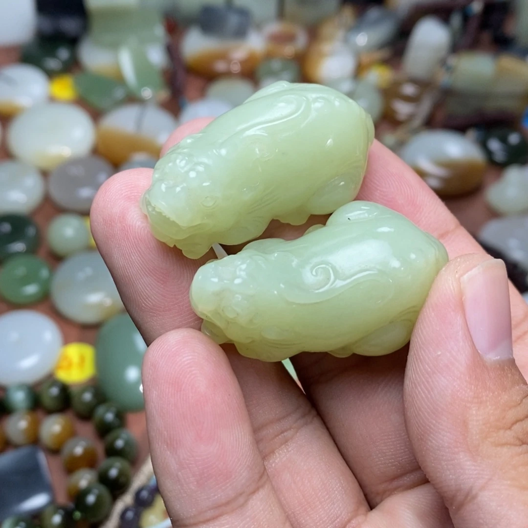 和田玉未镶嵌吊坠(不含链)