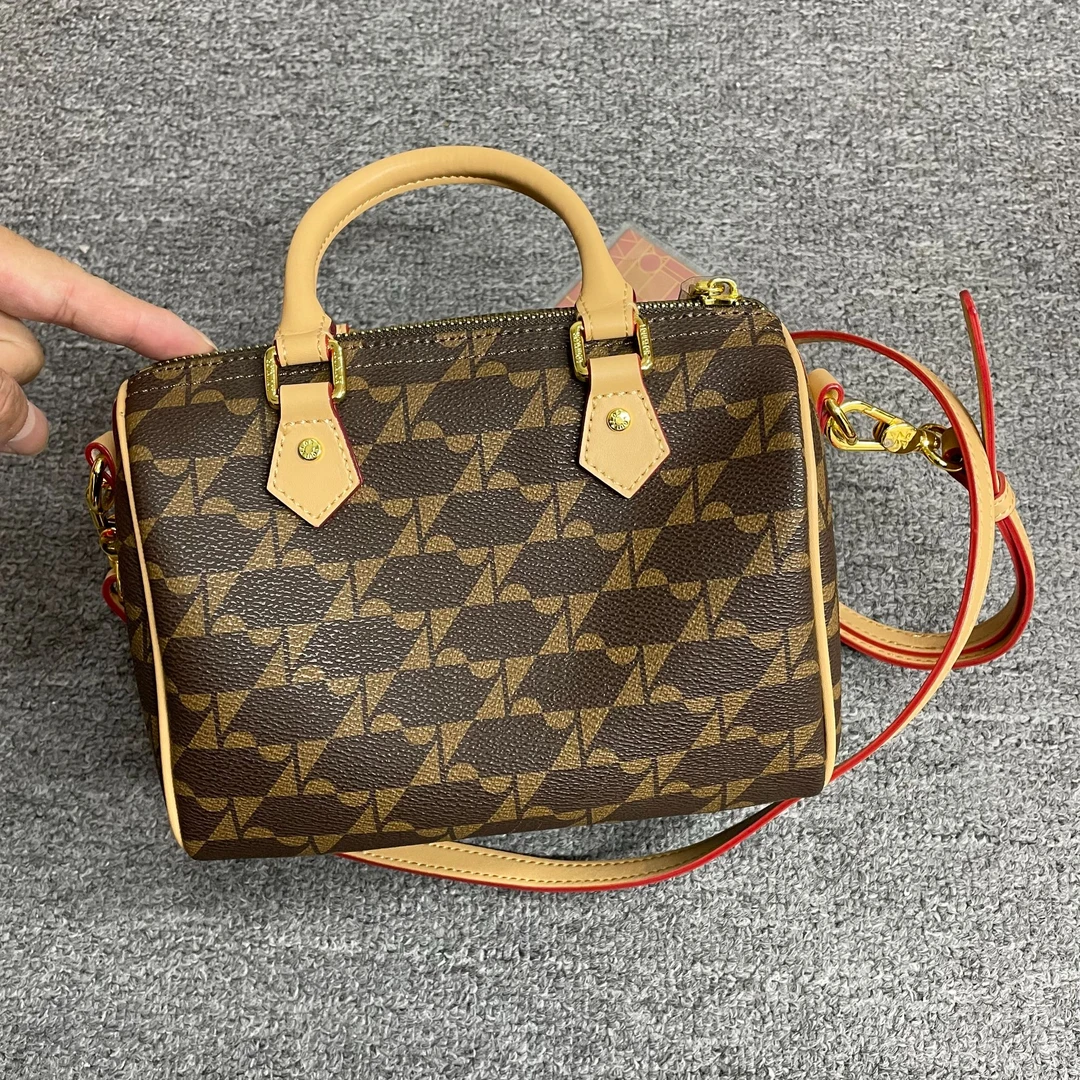 F09 秋冬经典老花枕头轻奢复古女士波士顿时尚百搭单肩斜挎包包