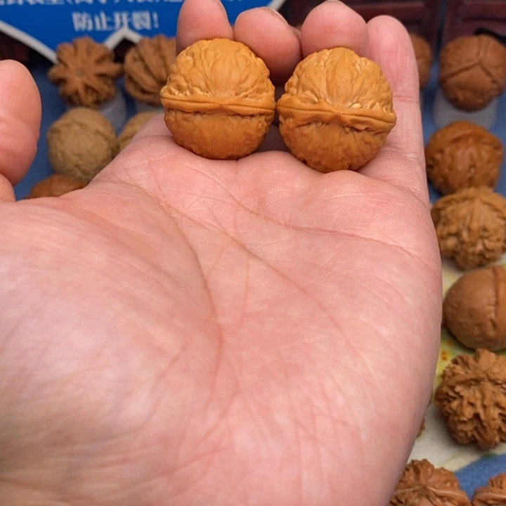 文玩核桃把件赤霞珠