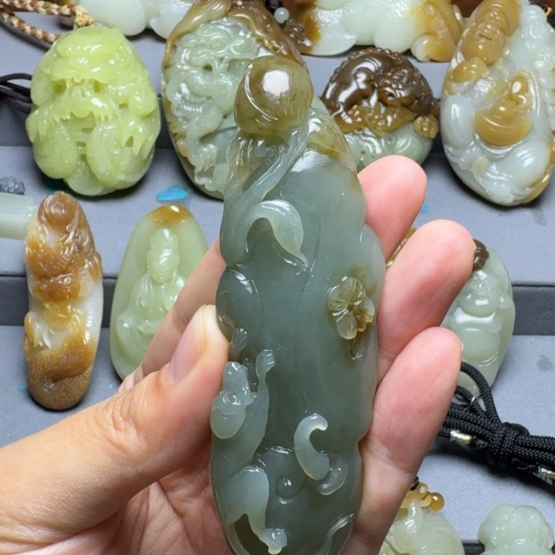 和田玉未镶嵌颈饰