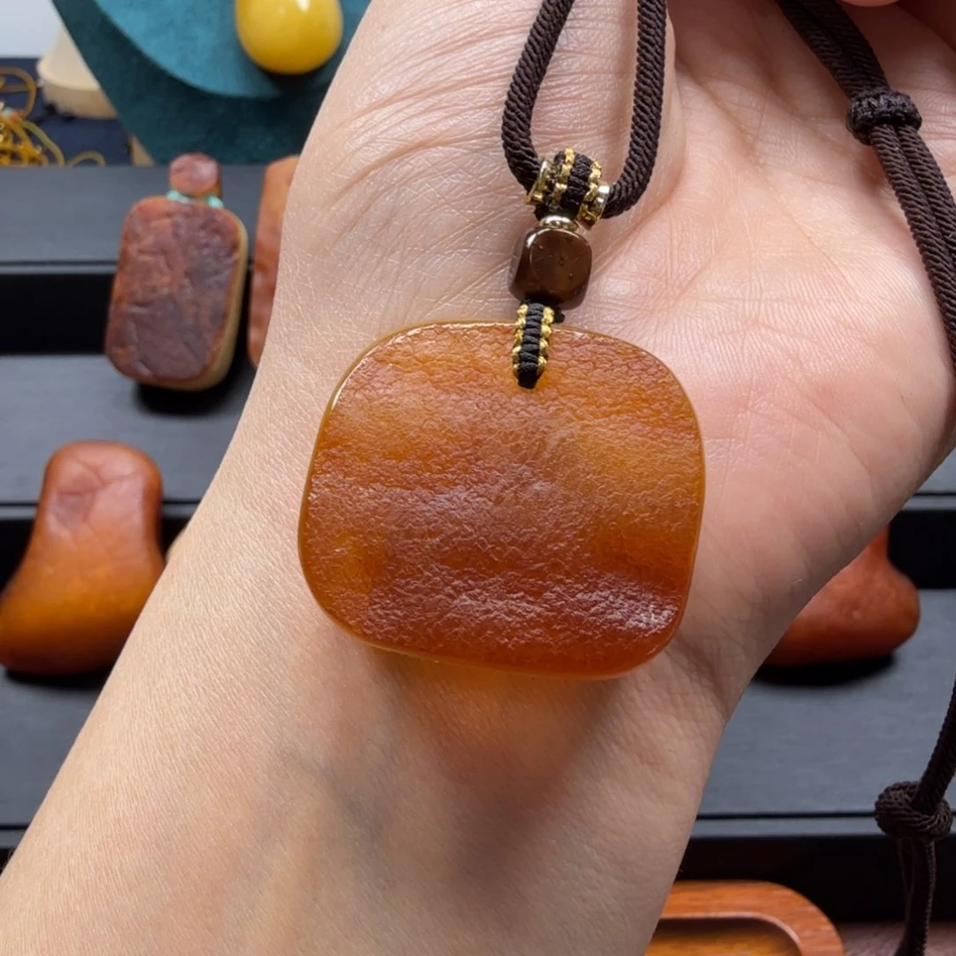 琥珀吊坠(赠链)未镶嵌