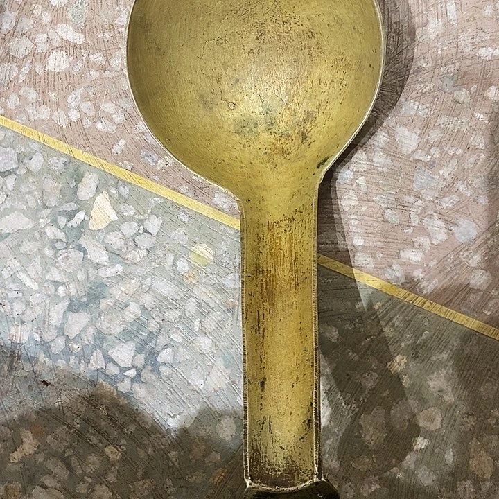 一**杨老式铜器古朴厚重