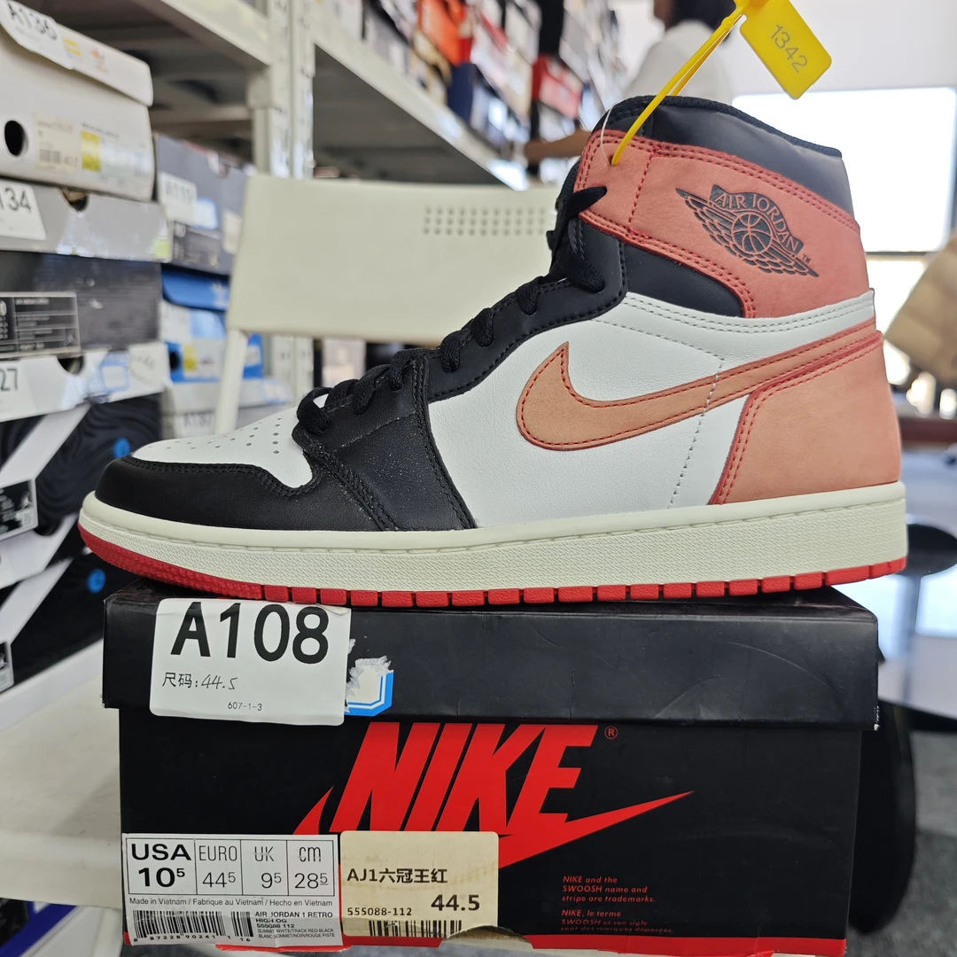 nike aj1六冠王红高帮 全新原盒 44.5码 12.5 sun A108