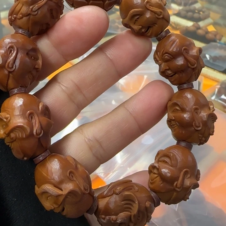 王***迪手串橄榄核殷派罗汉