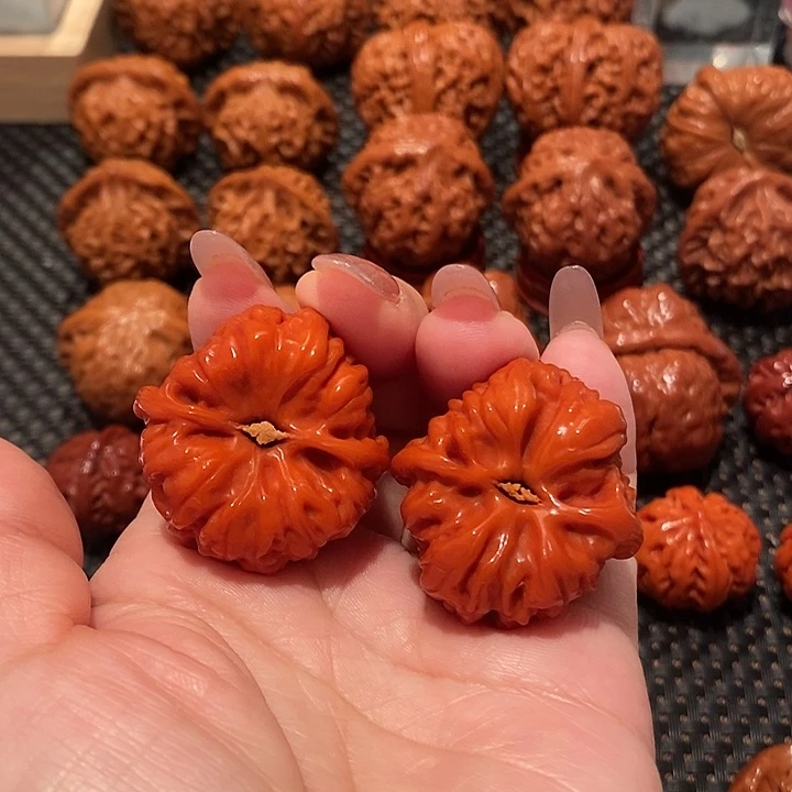 文玩核桃吊坠34平谷聚宝盆0669