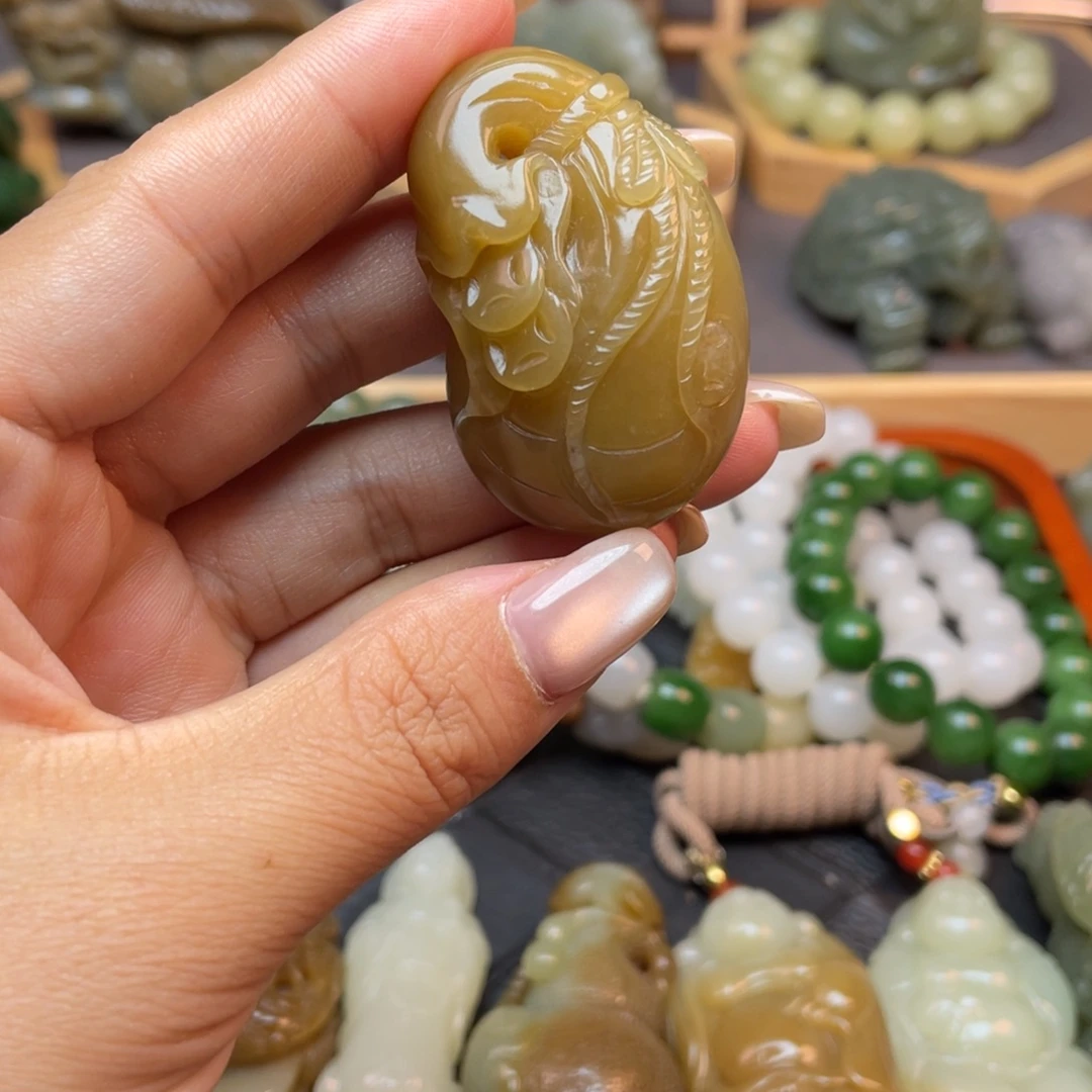 颈饰未镶嵌和田玉