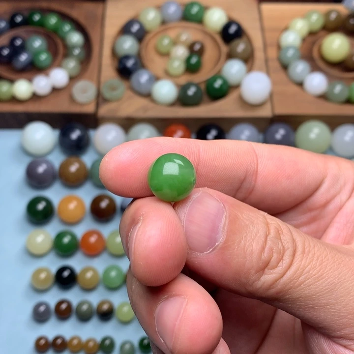 和田玉未镶嵌颈饰卡*卡12果阳绿