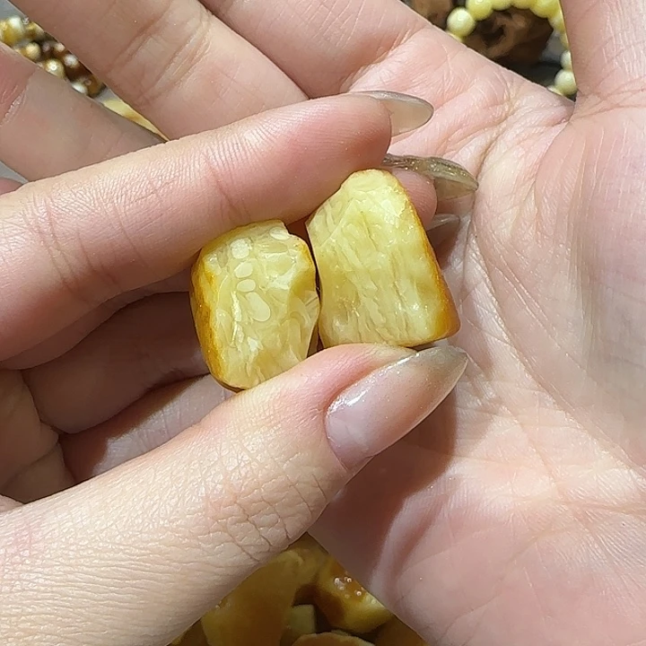 1***A定制琥珀未镶嵌蜜蜡