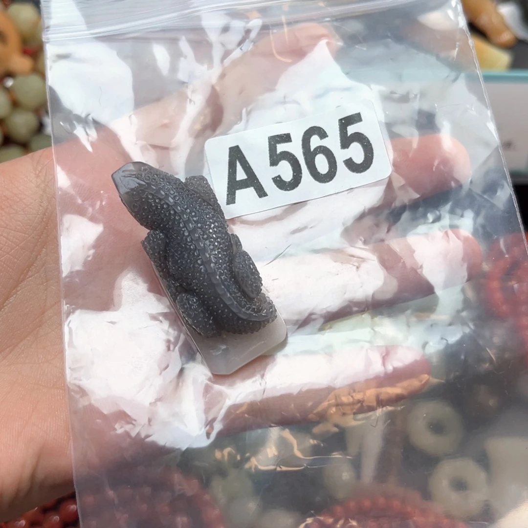 未镶嵌和田玉珠宝奇石陈*