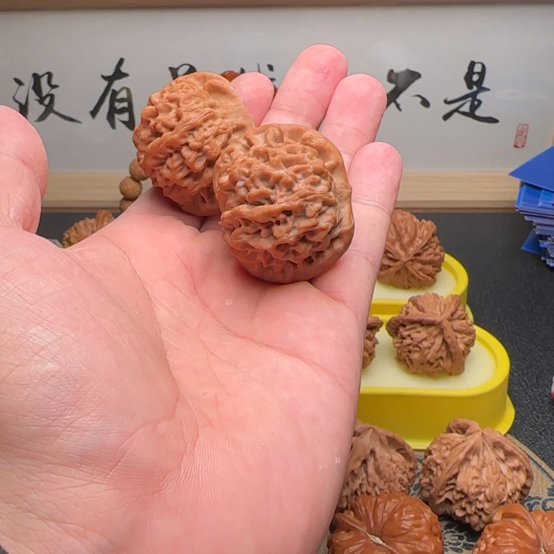 青***夜吊坠文玩核桃全品秦闷40+