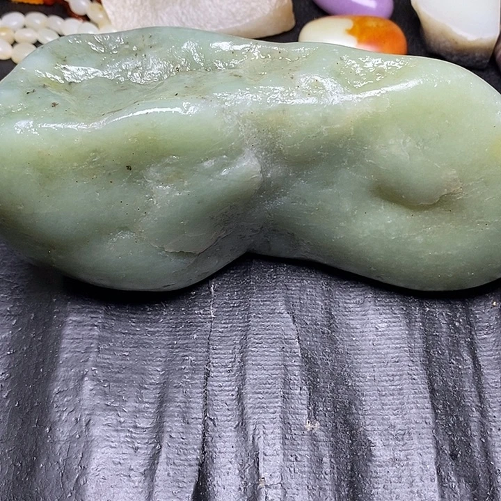 未镶嵌和田玉摆件