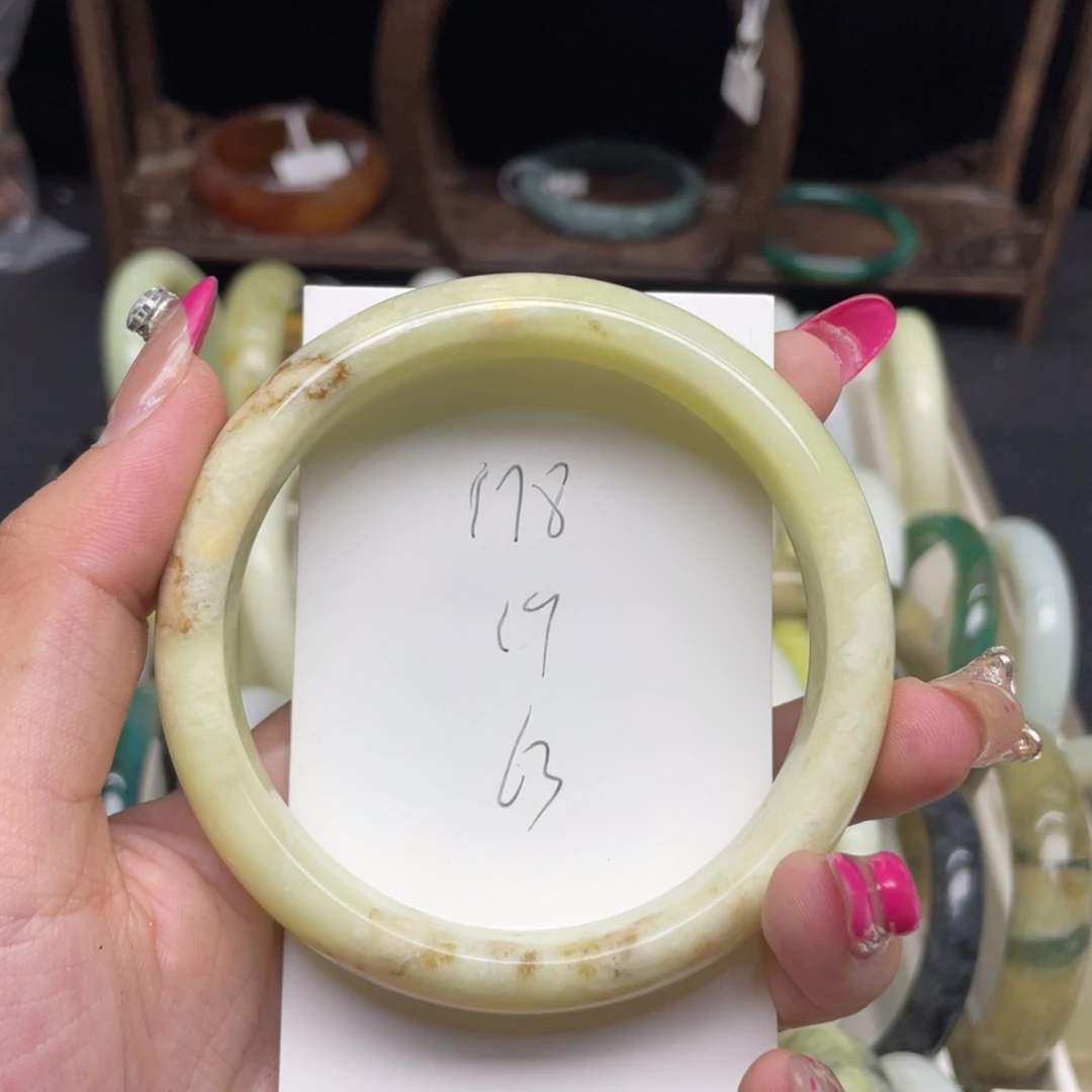 未镶嵌蛇纹石玉手镯