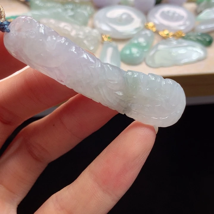 翡翠未镶嵌颈饰吊坠