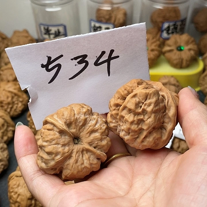 福***蛤蟆的眼睛也很漂亮