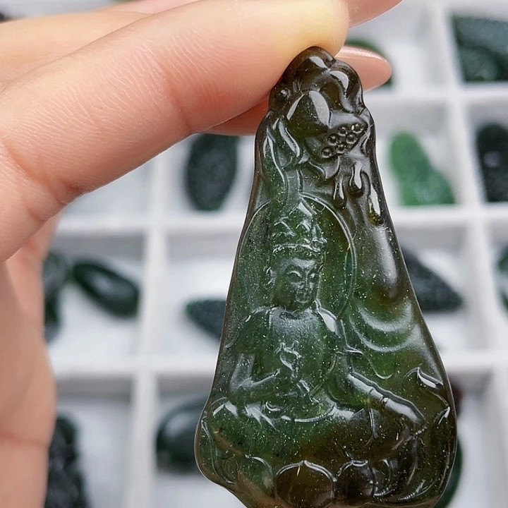 蛇纹石玉未镶嵌挂件泰山玉观音