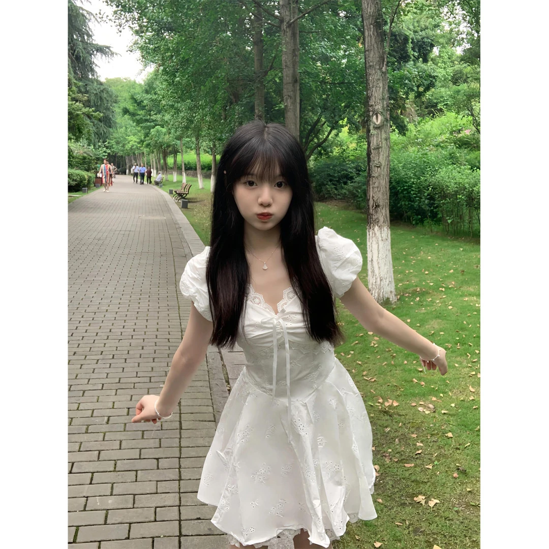 法式甜辣妹泡泡袖连衣裙女夏季温柔风初恋小白裙收腰公主蓬蓬裙子