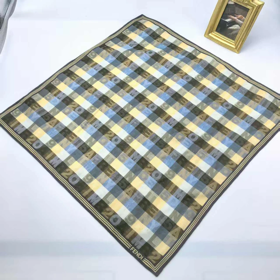 95新 FENDI/芬迪 海囤/芬迪/丝巾/yy09664