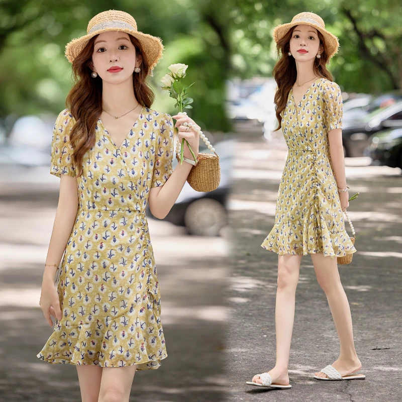 V领碎花夏季法式中长裙2025连衣裙收腰小个子气质显瘦修身韩版女