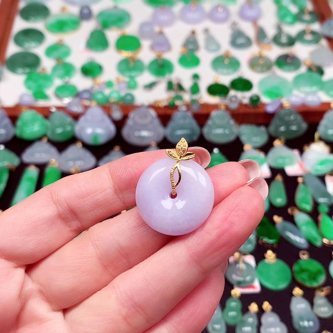 翡翠18K金镶嵌颈饰