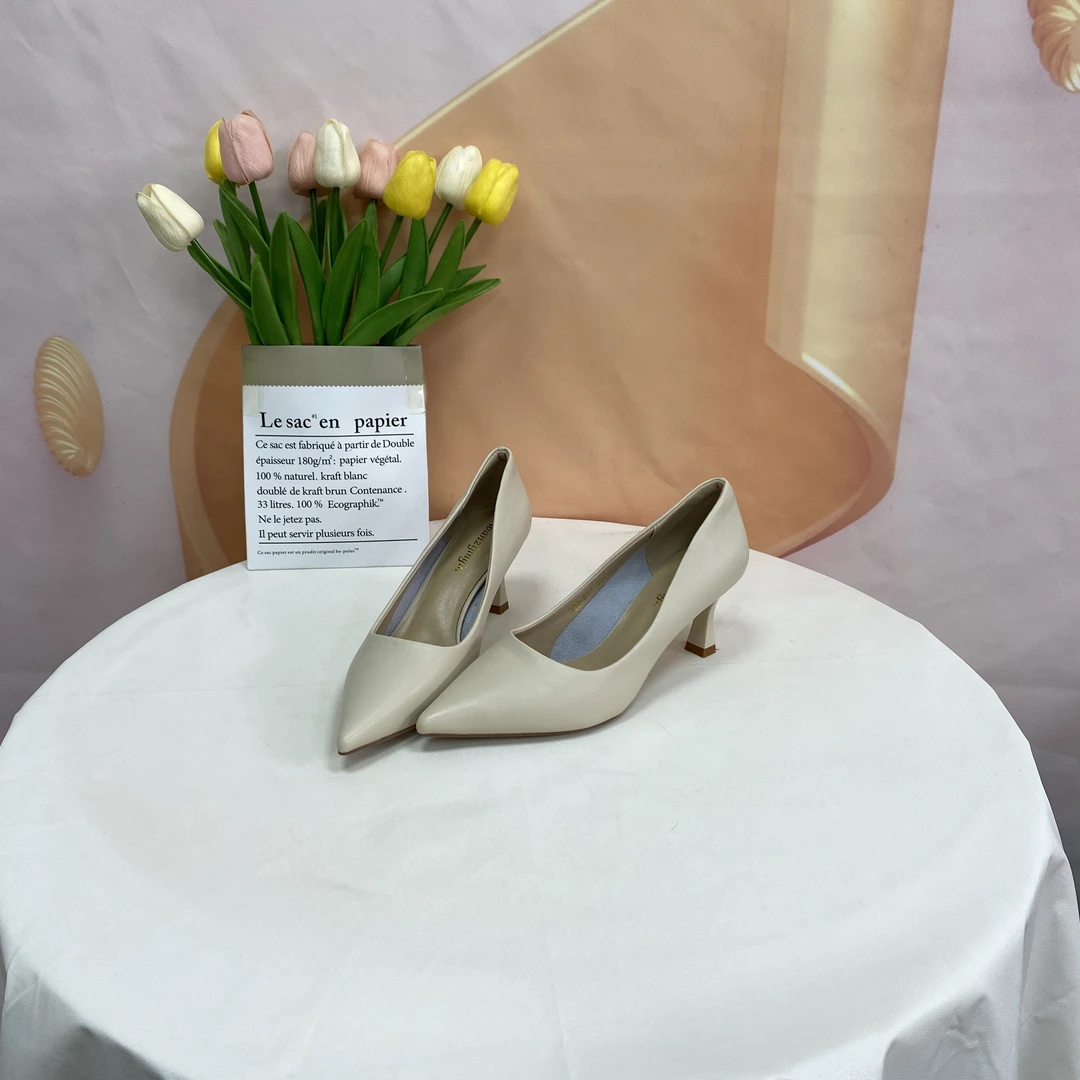 999-81春秋新款时尚气质百搭细跟尖头单鞋F