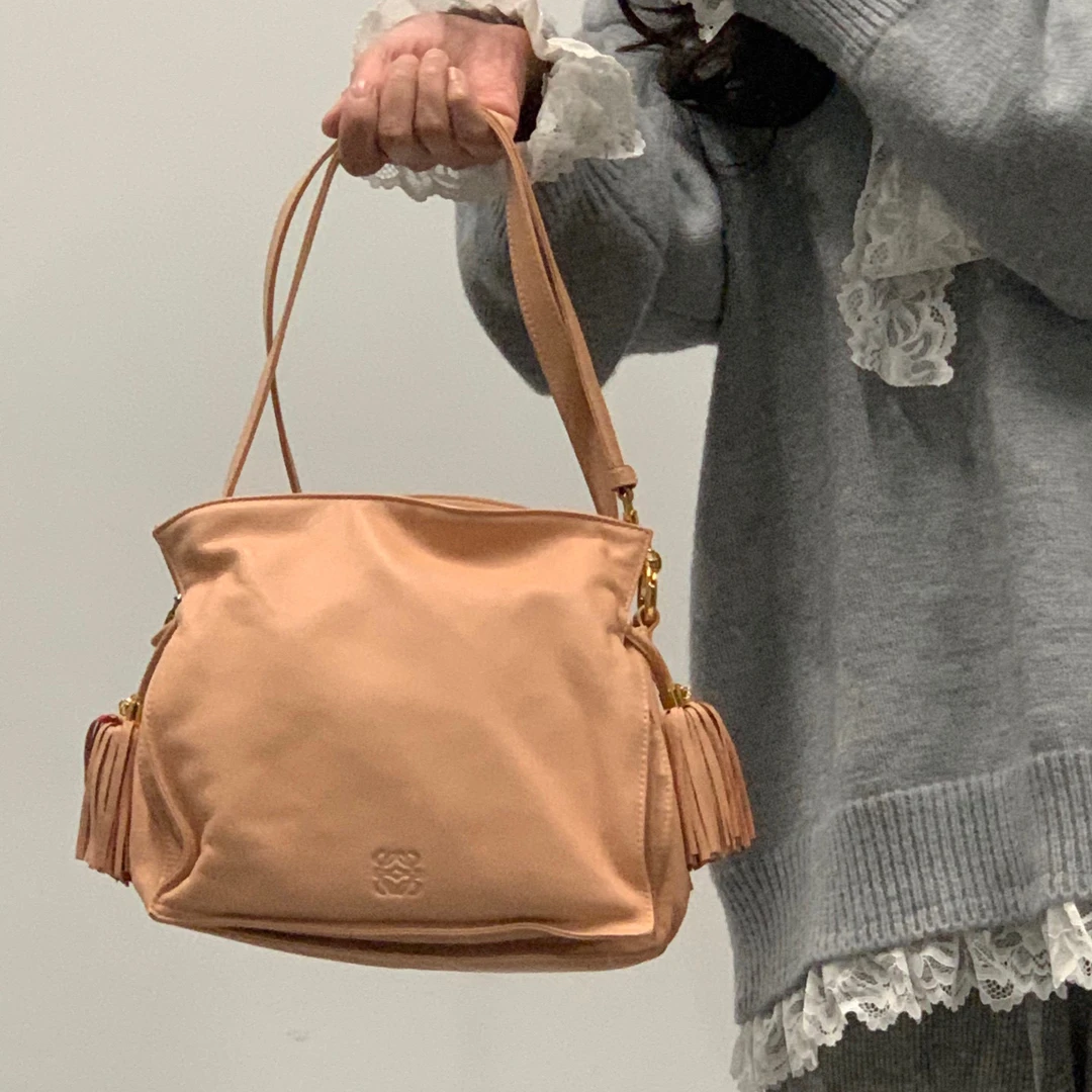 95新 LOEWE/罗意威 loewe 奶茶色流苏经典福袋斜挎包