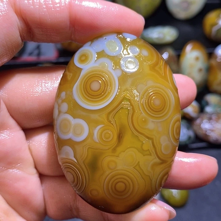 玛瑙/玉髓玛瑙吊坠未镶嵌