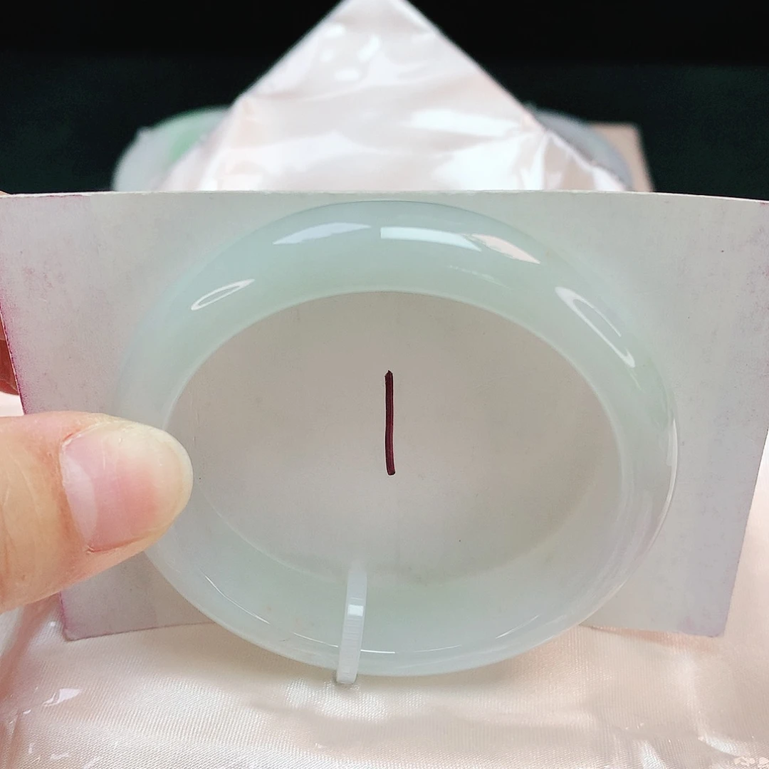 翡翠未镶嵌手镯正圈52