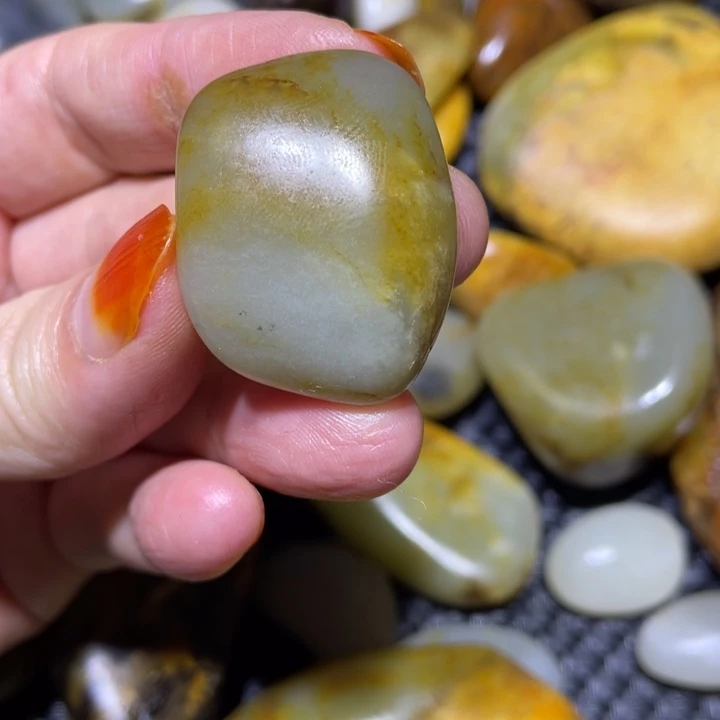 和田玉未镶嵌珠宝奇石