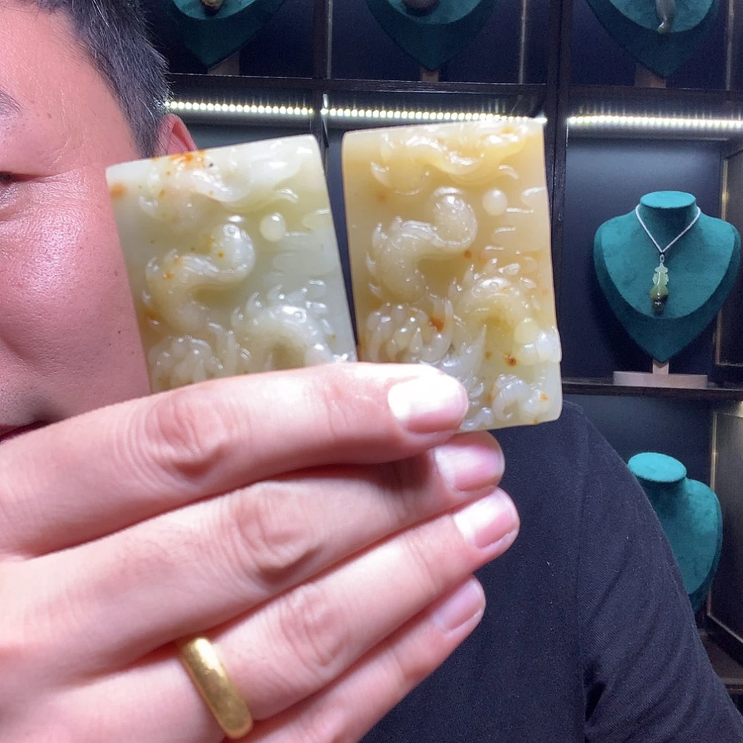 未镶嵌蛇纹石玉颈饰