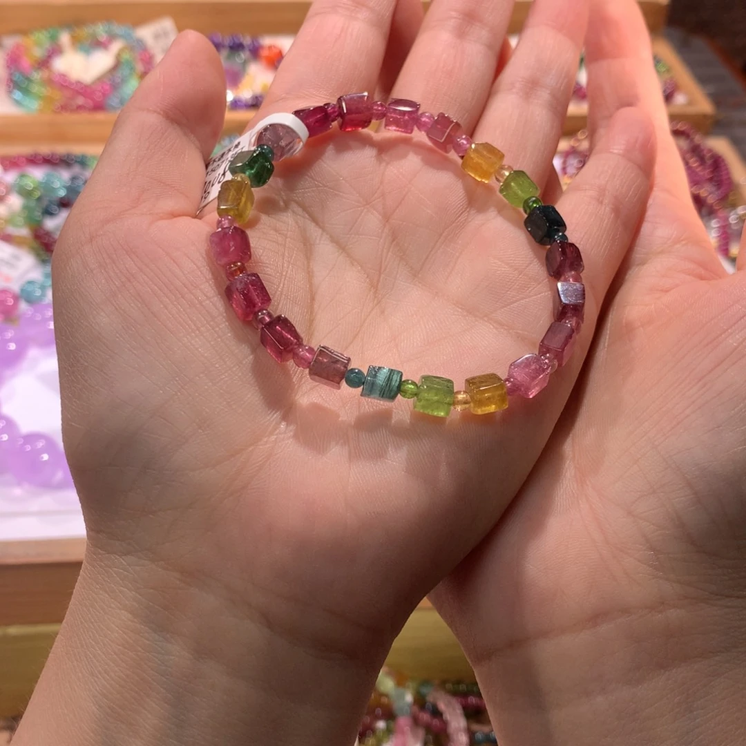 桂***糕手串未镶嵌碧玺手串