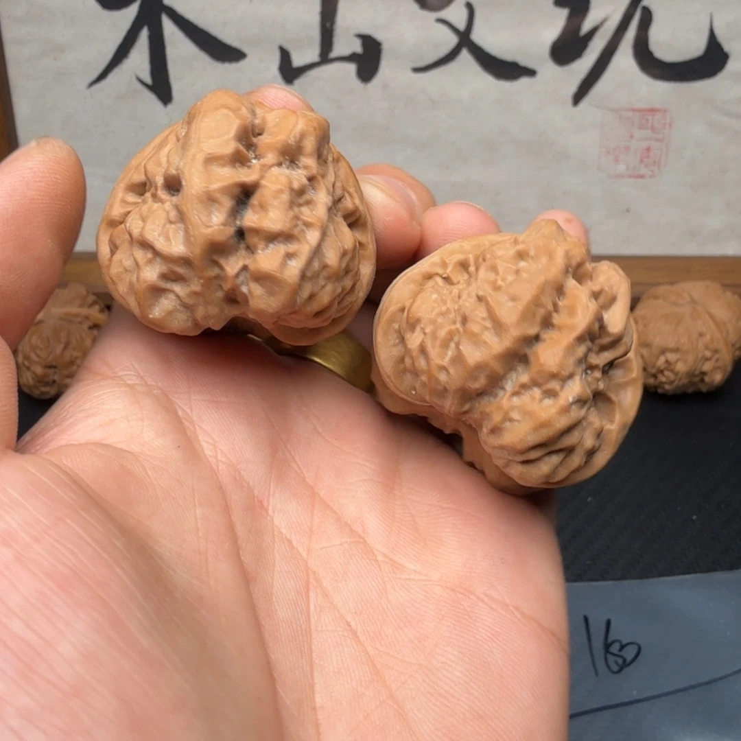 哈****吊坠文玩核桃40三角蛤蟆