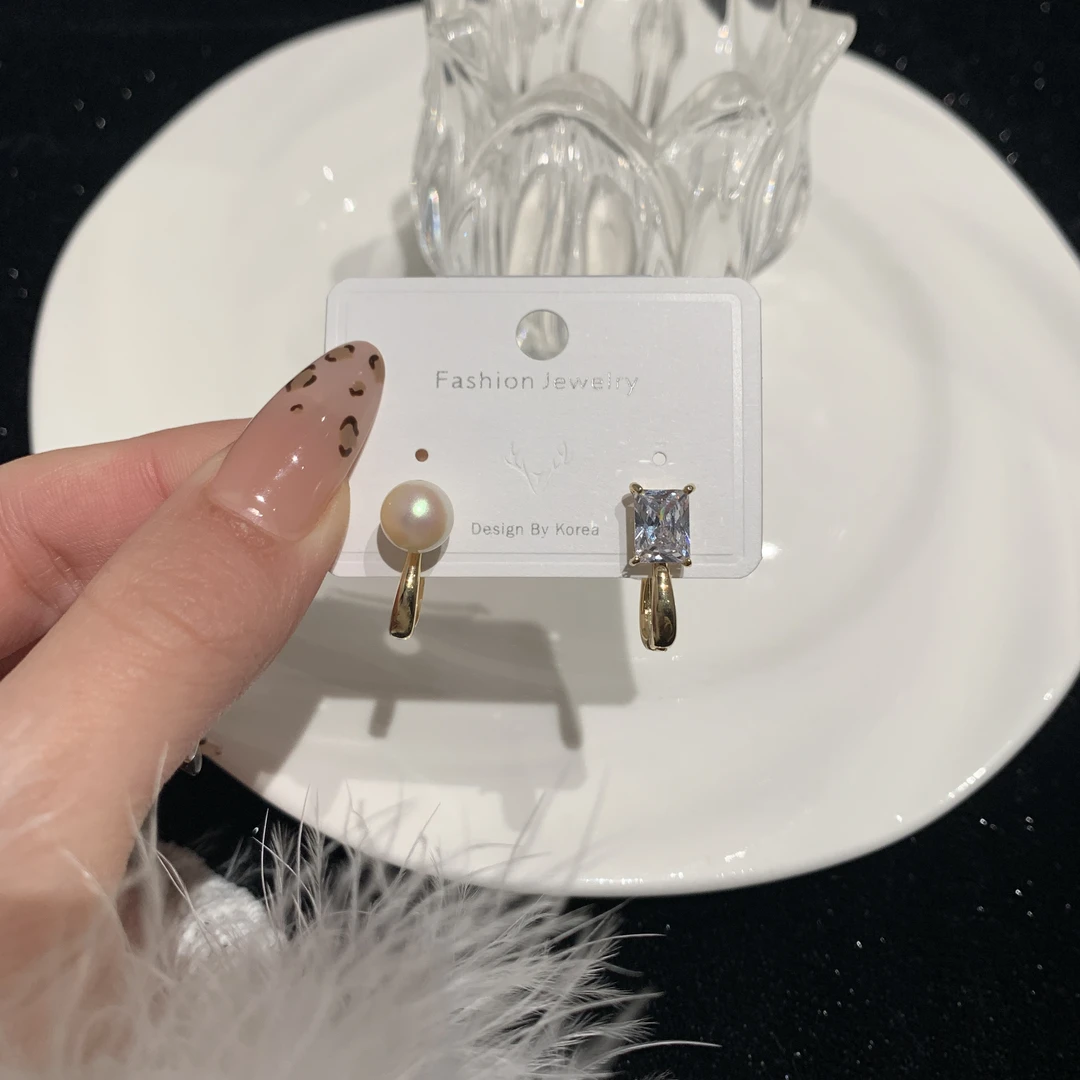 铜合金耳饰 Al6221复古法式轻奢正反两戴气质高级感铜合金耳饰