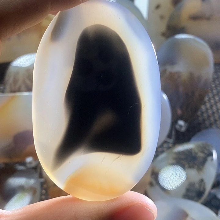 玛瑙/玉髓颈饰未镶嵌静**爬