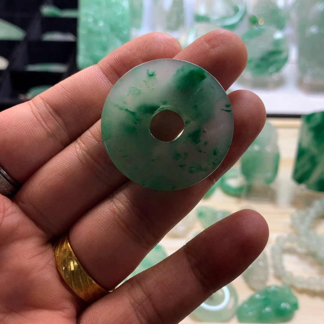 石英质玉未镶嵌吊坠(赠链)?****色