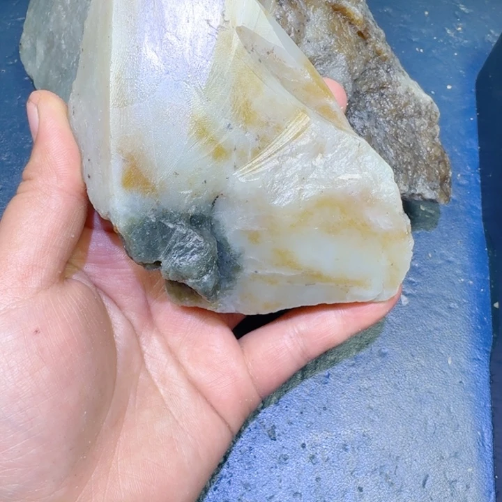 和田玉未镶嵌珠宝半成品