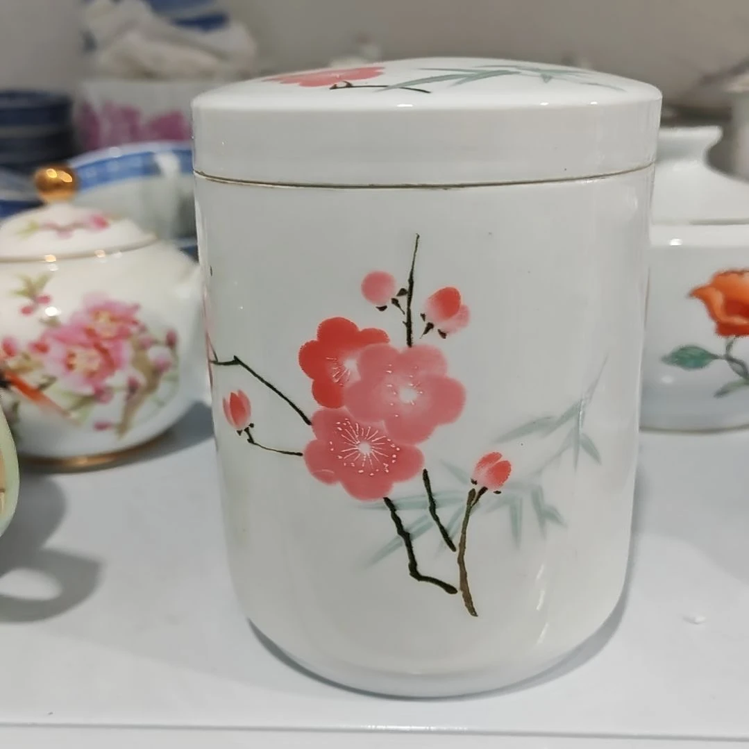 土*？景德镇翠竹红梅茶叶罐1个
