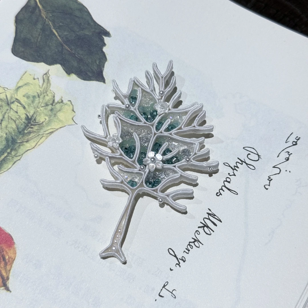 白板松树盘扣胸针 非遗手工盘扣磁吸胸针日常百搭服饰饰品