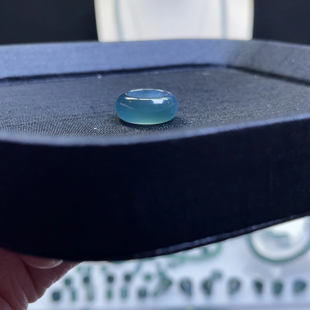 翡翠散珠天然A货翡翠内径10.2跑环一颗