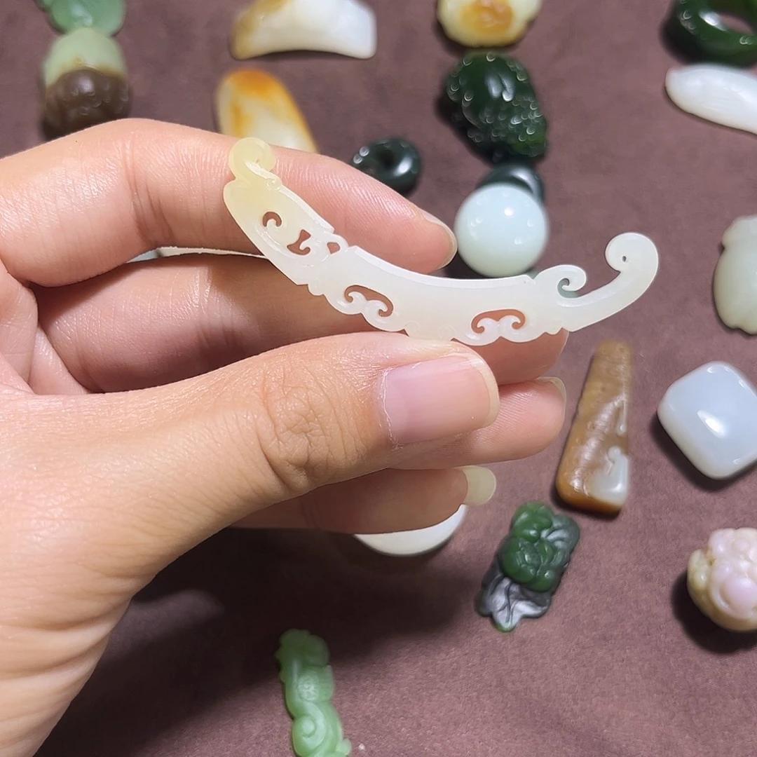 和田玉未镶嵌颈饰