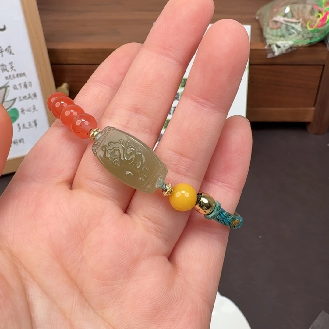 田****和田玉未镶嵌颈饰