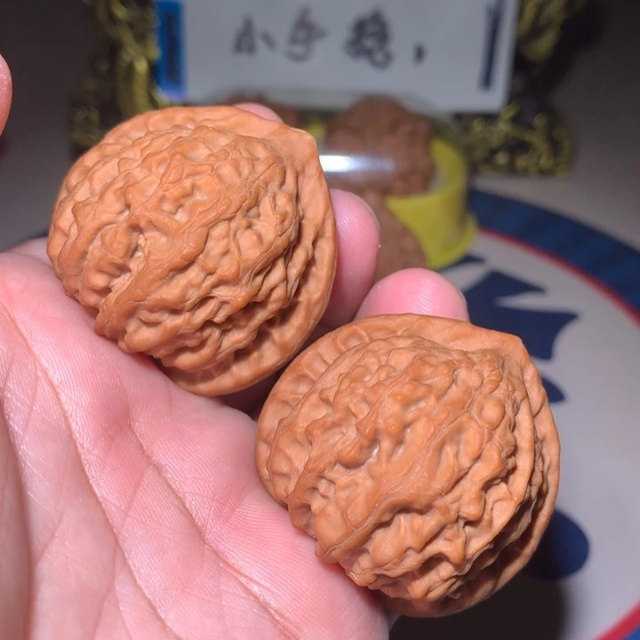 文玩核桃吊坠三角金牛41
