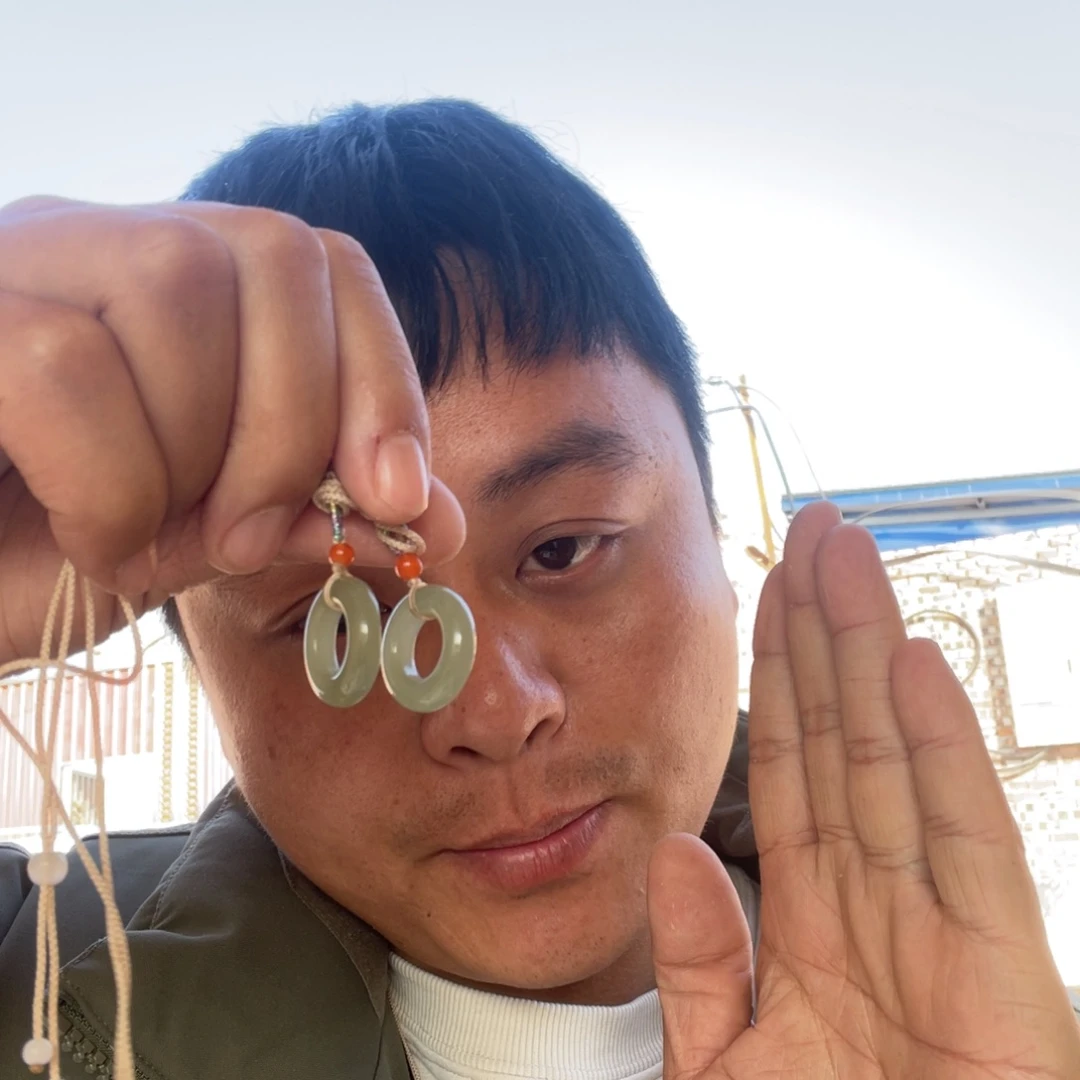 和田玉颈饰未镶嵌甜甜圈晴水