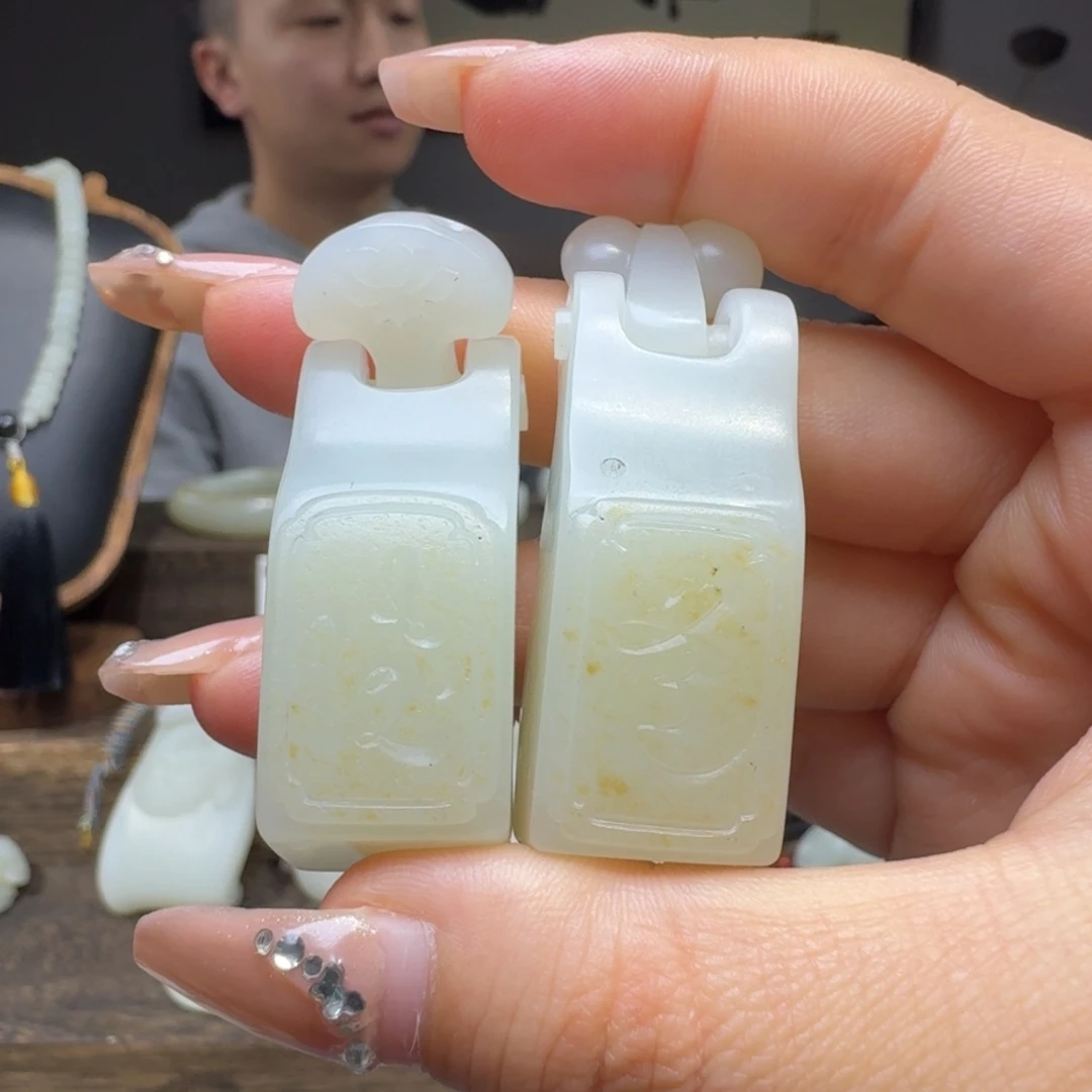 和田玉挂件未镶嵌苏***牛